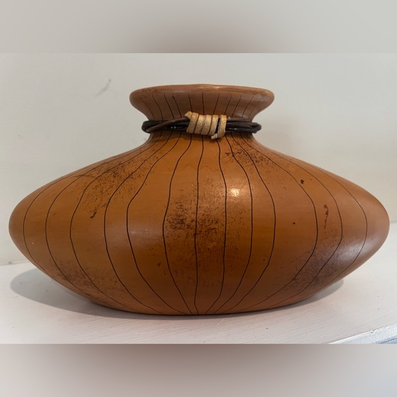 Vtg Hand Crafted Decorative Ceramic Vase Made In Philippines 9.5" L x 5 H x 4.5W - Picture 1 of 9